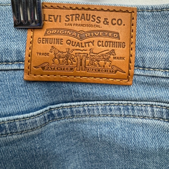 Levi's 721 High Rise Skinny Filiforme Jeans - Picture 5 of 8